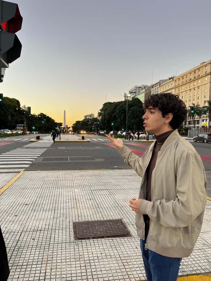 100% History and architecture of Buenos Aires - Plaza de Mayo from the Pyramid of May: where the story begins