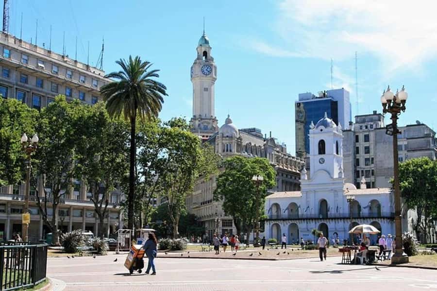 5hs Small Group City Tour of Buenos Aires with Street Food - Plaza de Mayo to San Telmo: the story starts where power meets daily life