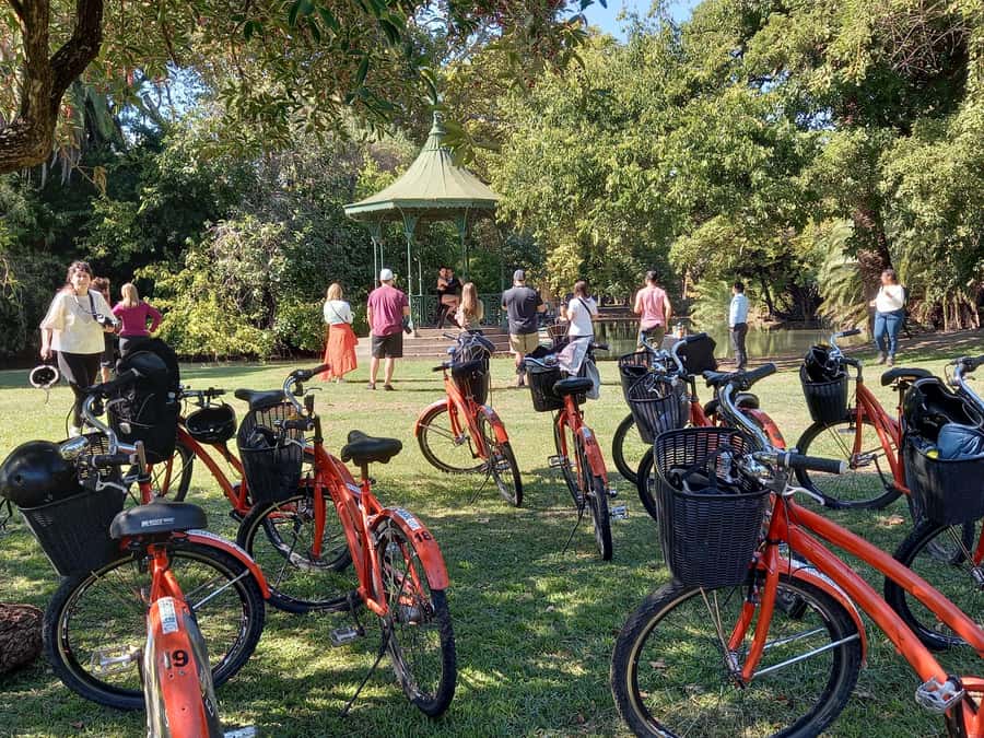 Bike Tour: Buenos Aires to the North - Recoleta’s charm and Eva Perón’s final resting place