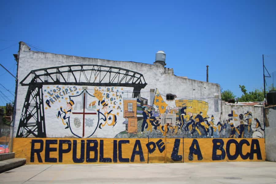 Boca tour: Tango, Soccer, Art and Immigration - Meeting at Viajero Hostel and riding the local bus