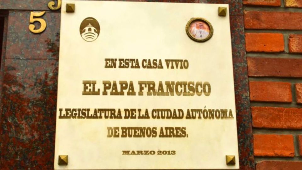 Buenos Aires 3-Hour Small Group Pope Francis Tour - Montserrat’s San Ignacio de Loyola (1675): an older Buenos Aires core
