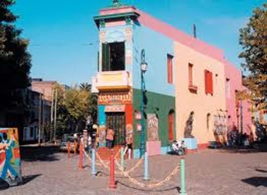 Buenos Aires City Tour with Luxury Lunch - Pickup and getting started: downtown hotels only