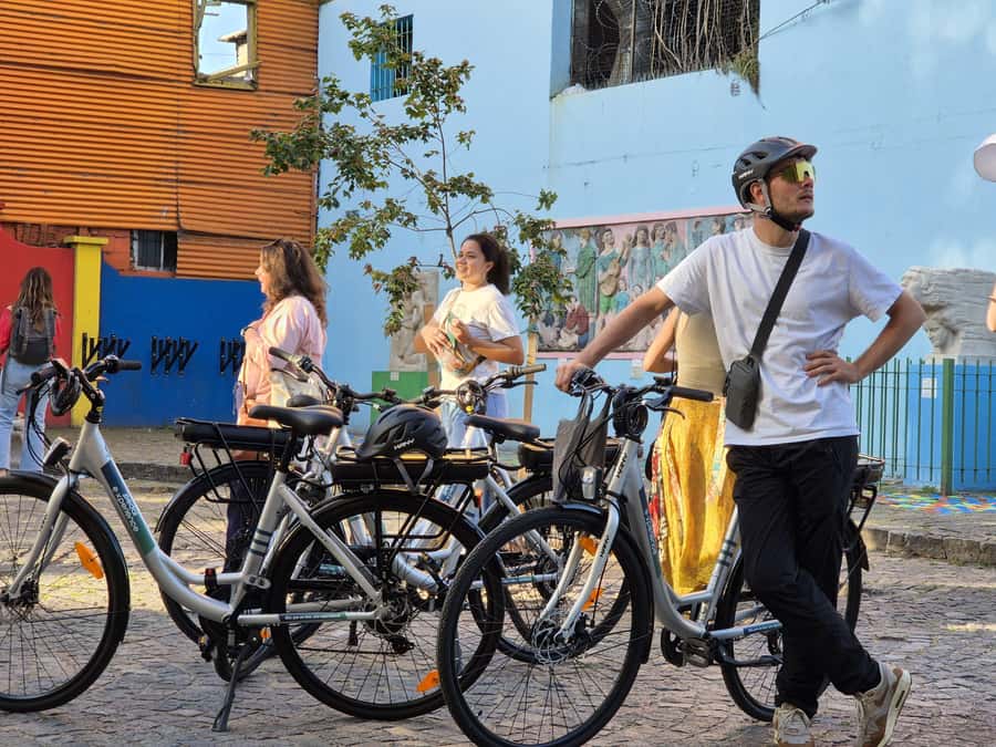 Buenos Aires: E-Bike Tour in the South Circuit of Buenos Aires - The route in plain terms: Puerto Madero to La Boca, with guided stops and quick passes