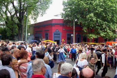 Buenos Aires Fairs: San Telmo & Mataderos Cultural Tour - Mercado de San Telmo: souvenirs, crafts, and practical browsing