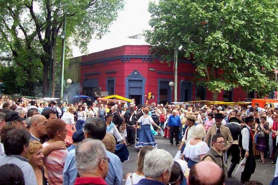 Buenos Aires Fairs: San Telmo & Mataderos Cultural Tour - Mercado de San Telmo: souvenirs, crafts, and practical browsing