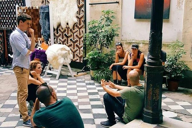 Buenos Aires for curious people - The Holy Trinity church and the Swedish club: layers of belief and belonging