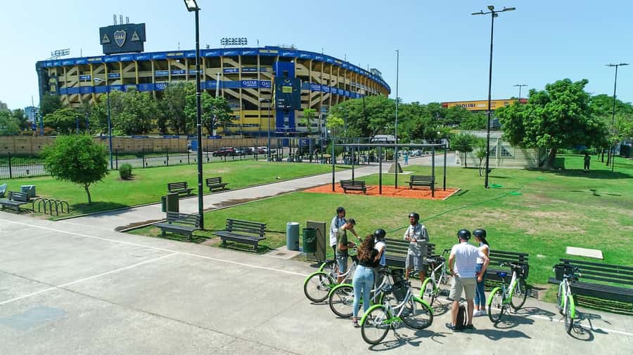 Buenos Aires: Full Day Bike Tour with Lunch - Lunch at Brote Madero: BBQ plus a vegetarian main