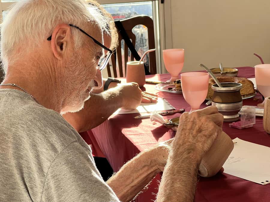Buenos Aires: Mate & paint experience with pastry tasting - Painting your mate cup: the art that makes the class stick
