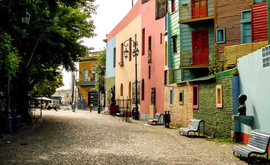 Buenos Aires Premium city tour with street food - Recoleta and the Ateneo: classic culture with a real sense of place