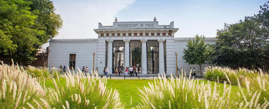Buenos Aires: Private Recoleta Cemetery Walking Guided Tour - What the best guides do: Juan Manuel as a standout example