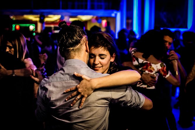 Buenos Aires: Private Tango Lesson - How the 1-hour lesson actually unfolds (embrace to ocho)