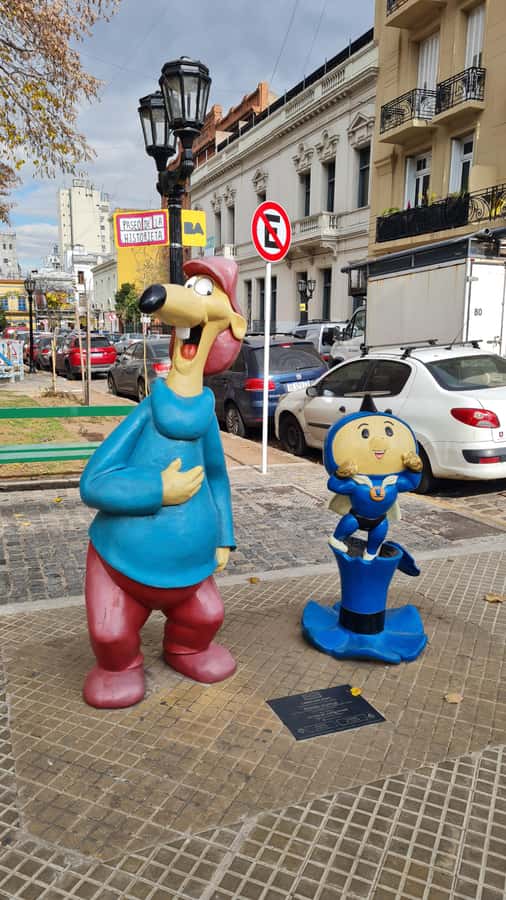 Buenos Aires: San Telmo, History, Bars, and Tango! - Government buildings and learning to read the city from the sidewalk