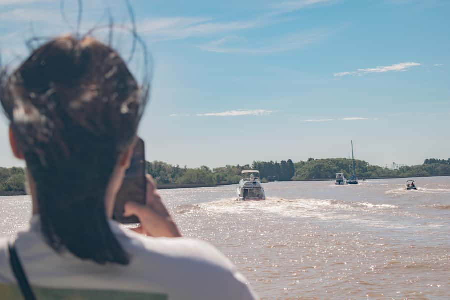 Buenos Aires: "Ticket"- 2hs of Navigation Premium to Tigre - The first leg on the Río de la Plata: city views from the deck