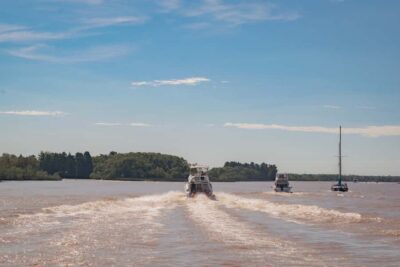 Buenos Aires: "Ticket"- 2hs of Navigation Premium to Tigre - Puerto Madero start: finding Sturla Viajes at the port