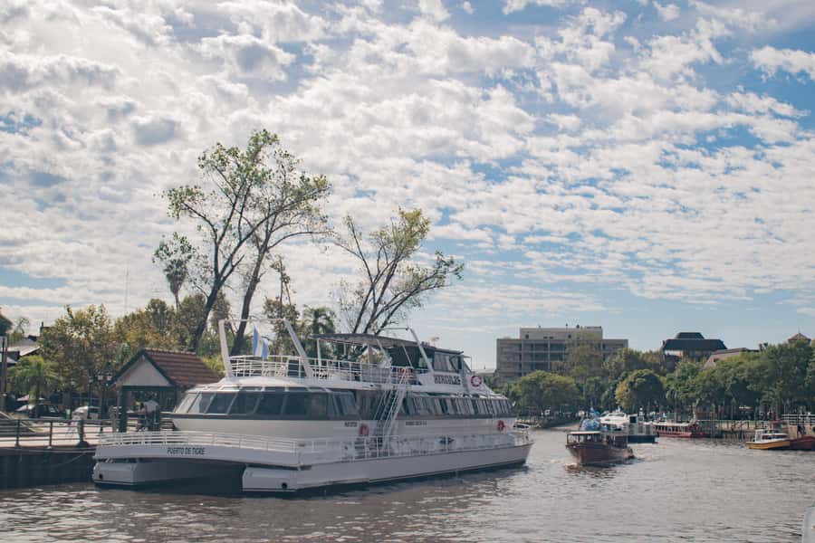 Buenos Aires: "Ticket"- 2hs of Navigation Premium to Tigre - Entering the Paraná Delta: channels, stilt houses, and real river life