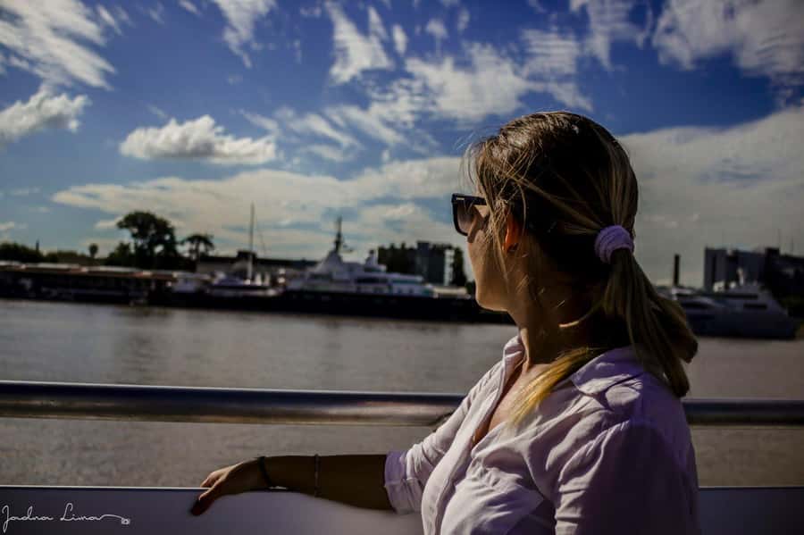 Buenos Aires: "Ticket"- 2hs of Navigation Premium to Tigre - Who this boat ride fits best
