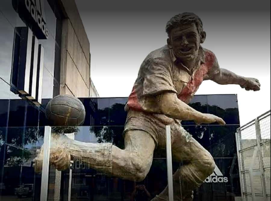 Buenos Aires: Tickets to River Plate Museum - Guides, Group Size, and the Spanish-Language Reality