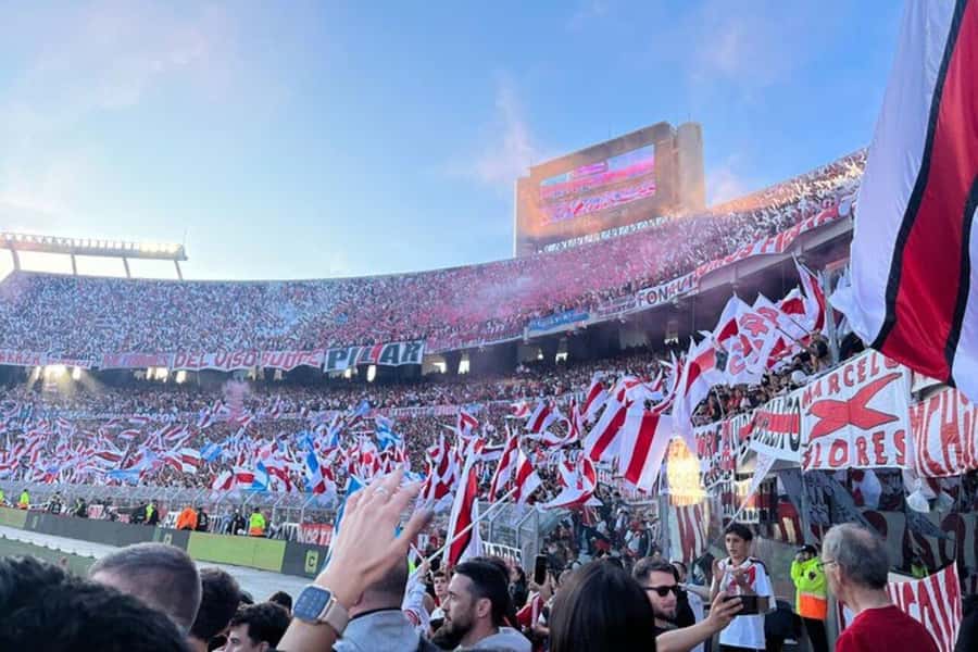 Buenos Aires: Tickets to Soccer Matches - In the stadium: entry rules, cameras, and fan etiquette