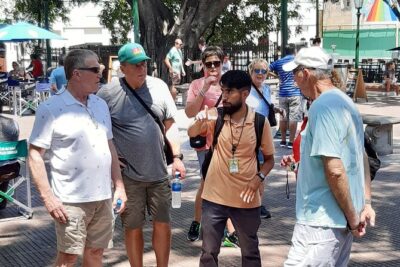 Buenos Aires Walking Tour with Local Guide and Optional Rooftop - Mercado San Telmo and empanadas: history you can taste