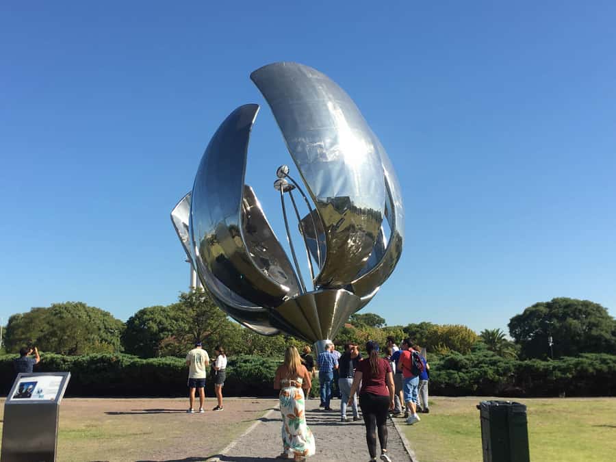 Buenos Aires:Small Group Tour AM & Sunset Open Bar Cruise PM - Plaza de Mayo and the 9 de Julio icons: government square to big-city spectacle