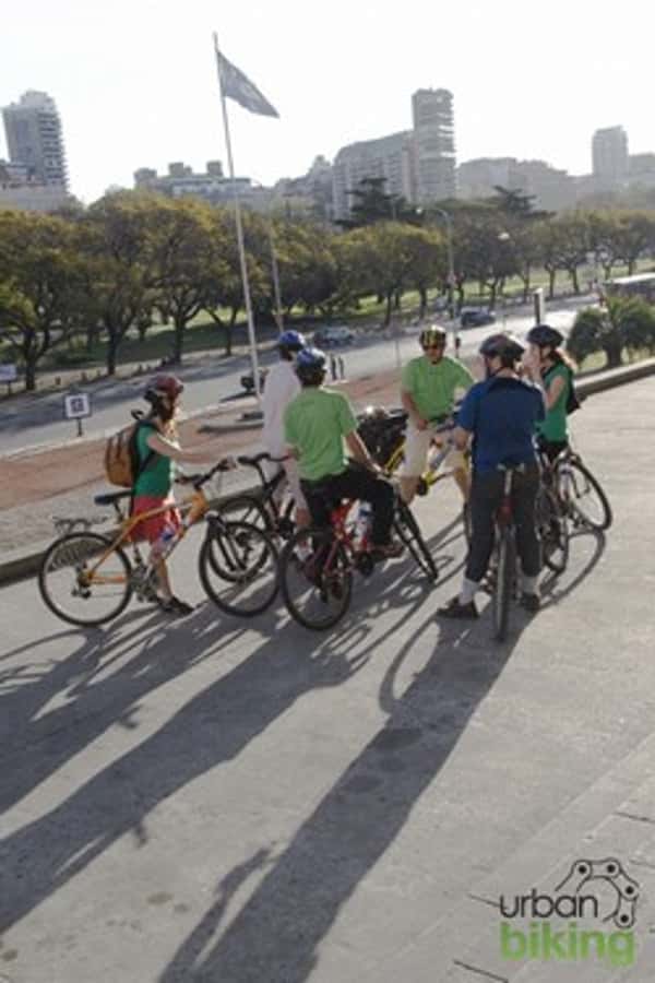 City Bike Tour in Palermo and Recoleta - Avenida del Libertador: from coastal promenade vibes toward Recoleta