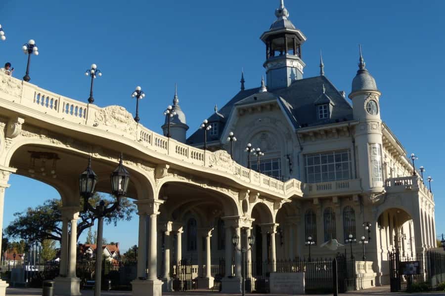 Full Day City Tour Buenos Aires, Recoleta Cemetery and Tigre - Puerto de Frutos and Paseo Victorica: what works, what to watch
