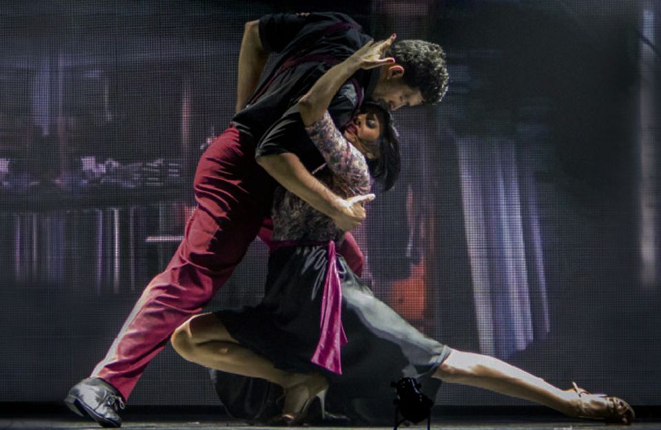 Madero Tango: Executive Only Tango & Folklore Show - Madero Tango’s river views and the Buenos Aires skyline effect