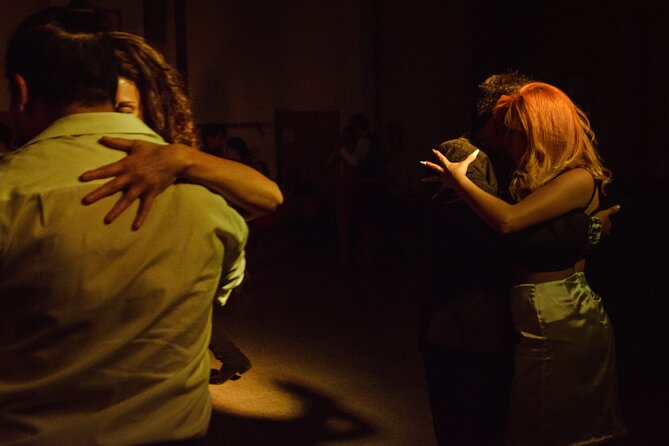Private Underground Tango Immersion - Your milonga night: wine, codes, and watching the locals dance