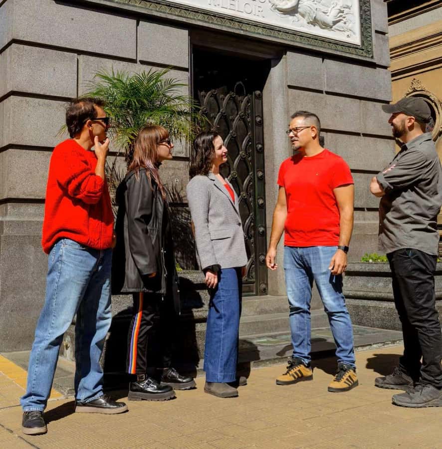 Recoleta & Cemetery for curious people - The interactive guide style: questions matter more than facts