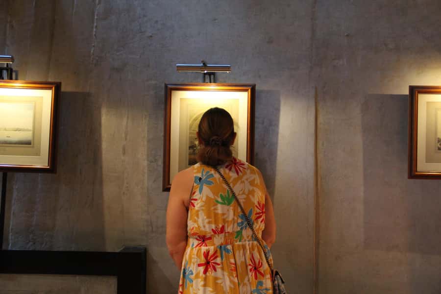 Small-Group Walking Tour San Telmo Neighborhood - San Telmo Market: where antiques and craft meet the street