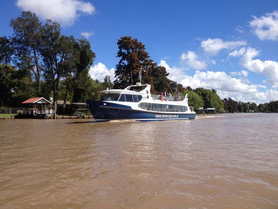 Tigre with Lunch overlooking the River and Navigation - Paseo Victorica and the Tigre Art Museum Gardens: Riverfront Stroll Mode