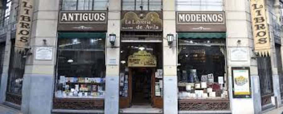 Walking Tour: Buenos Aires bookstores - Starting at Pirámide de Mayo: get your bearings fast